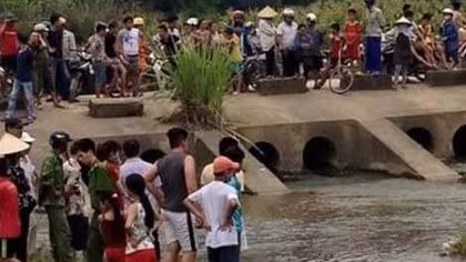 Phát hiện một phần thi thể người mắc cạn gần đập tràn