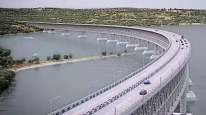 Cầu vượt eo biển nối bán đảo Crimea