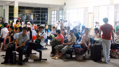 Loanh quanh xe di dời lại về bến cũ!