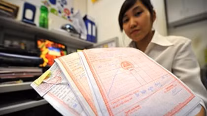 Cần phân biệt giữa phí và giá dịch vụ