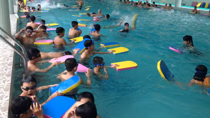 Nở rộ dịch vụ dạy bơi trong dịp hè: Bỏ quên chất lượng