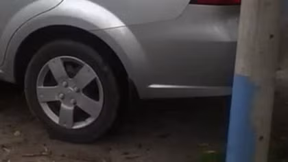Một người Hàn Quốc lùi xe làm nhân viên nhà nghỉ tử vong