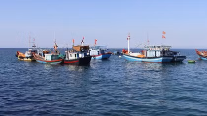 Ngư dân tiếp tục vươn khơi đánh bắt tại ngư trường truyền thống