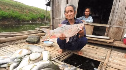 Xử phạt gần 4 tỷ đồng đối với 3 doanh nghiệp xả thải ra sông Bưởi