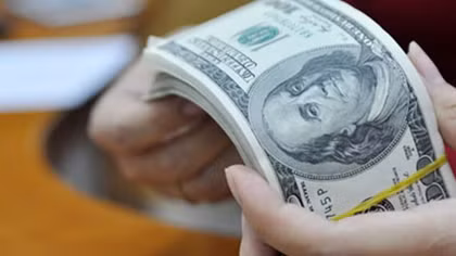 Sẽ xử lý nghiêm những ngân hàng lách trần lãi suất USD