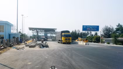 Trạm thu phí Phước Tượng - Phú Gia đặt sai vị trí, dân không lưu thông vẫn phải đóng phí
