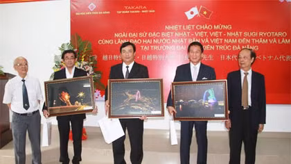 Đoàn Đại sứ đặc biệt Nhật – Việt thăm Trường Đại học Kiến trúc Đà Nẵng