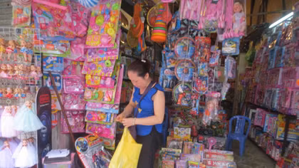 Thấp thỏm nỗi lo đồ chơi độc hại dịp Tết Thiếu nhi