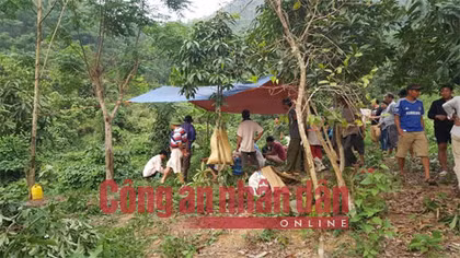 Nghi can sát hại vợ bỏ trốn đã treo cổ tự sát trong rừng