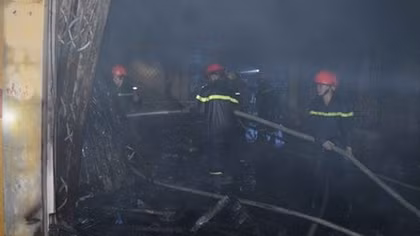 Chợ mới Điền Hải bốc cháy lúc nửa đêm