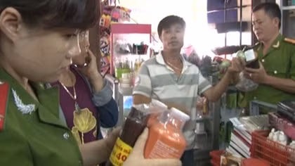 Hàng ngàn mỹ phẩm hết date được đưa lên kệ bán