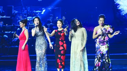 "Diva" và khoái cảm danh xưng của showbiz Việt