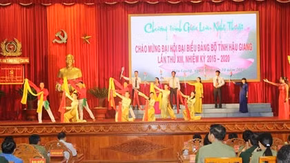 Giao lưu nghệ thuật chào mừng Đại hội Đảng 