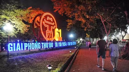 Hà Nội rực rỡ kỷ niệm 61 năm Ngày Giải phóng Thủ đô