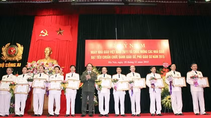 Các nhà giáo CAND xứng đáng là chiến sỹ tiên phong trên mặt trận giáo dục