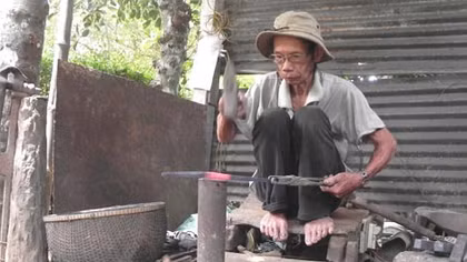 Những người thợ hồi sinh làng rèn 500 năm tuổi 