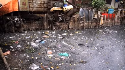 Hãi hùng những "mương rác thải" giữa Thủ đô