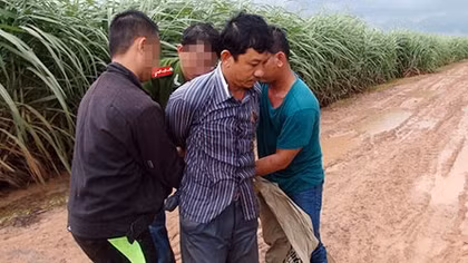 Mang cả chục ngàn USD đi thanh toán thuốc lá lậu