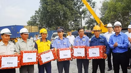 Tăng tàu xe phục vụ dịp nghỉ lễ dài ngày 