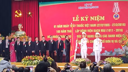 Bệnh viện Bạch Mai kỷ niệm 105 năm thành lập và đón nhận Huân chương Độc lập