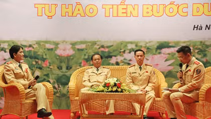 Liên hoan văn nghệ chào mừng 70 năm Ngày truyền thống lực lượng CSGT