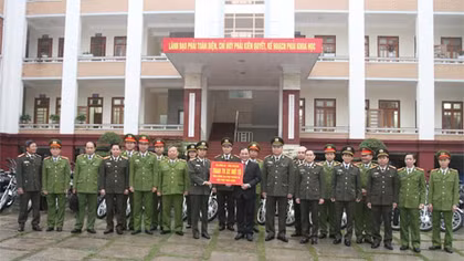 Thứ trưởng Thường trực Đặng Văn Hiếu thăm và làm việc với Công an tỉnh Yên Bái 