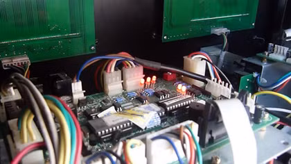Khởi tố thêm 4 đối tượng trong vụ gắn chip điện tử bớt xén xăng, dầu 