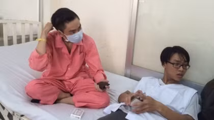 Thí sinh thi Vietnam’s Got Talent Trần Tấn Phát bị bỏng độ 2 do uống nhầm a xít