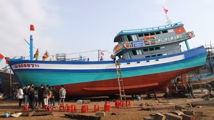 Chủ tàu cá bị đâm hỏng ở Hoàng Sa hạ thủy tàu mới