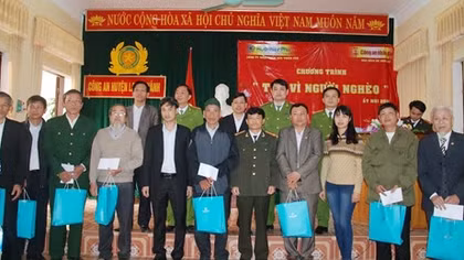 Ở nơi hoa đào nở sớm
