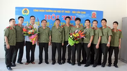 ĐH Kỹ thuật – Hậu cần CAND thi lái xe giỏi