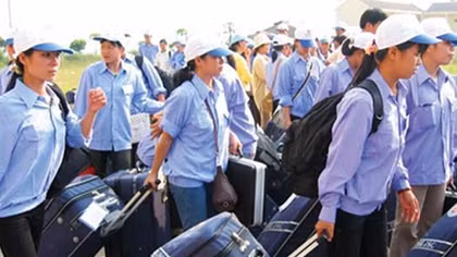 Số lượng nữ lao động đi làm việc ở nước ngoài đang dần tăng 