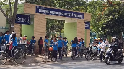 Kỷ luật, chuyển công tác hiệu trưởng cùng 3 giáo viên
