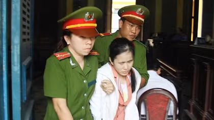 Nữ giáo viên chiếm đoạt tiền trường chơi vé số 