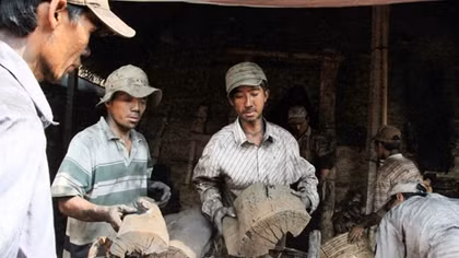 Ô nhiễm môi trường ở các làng nghề hầm than 