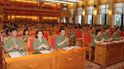 Học tập, quán triệt thực hiện Nghị quyết lần thứ mười Ban chấp hành Trung ương Đảng (khóa XI)