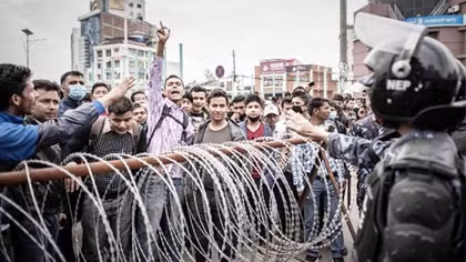 Nepal: Đói, khát, người dân đi cướp và đụng độ với cảnh sát 