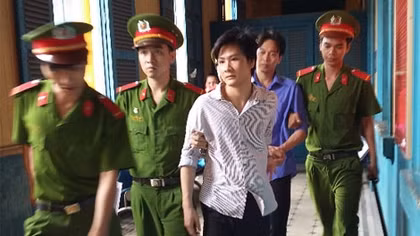 Rủ bạn đột nhập nhà chủ cũ trộm tiền tỷ