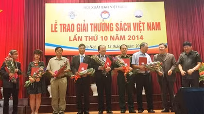 Trao giải thưởng sách Việt Nam 2014
