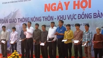 Hơn 5.000 người tham gia Ngày hội ATGT nông thôn khu vực Đồng bằng sông Hồng