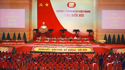 Đại hội nghe báo cáo về công tác nhân sự 