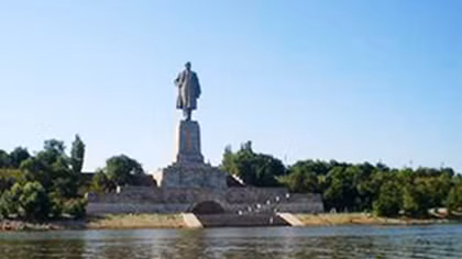 Những tượng đài tôn vinh Vladimir Ilich Lenin huyền thoại 