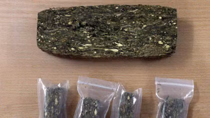 Chở hơn 9kg cần sa trên xe môtô