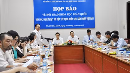  ‘Văn học nghệ thuật với việc xây dựng nhân cách con người Việt Nam’