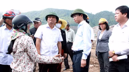 Tân Bí thư Đà Nẵng thị sát tình trạng ô nhiễm theo phản ánh của người dân