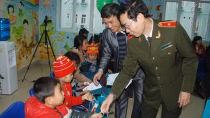 Xuân thắm tình người