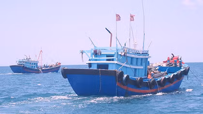 Nhiều tàu cá ngư dân Thừa Thiên - Huế bị tàu Trung Quốc cắt phá ngư lưới cụ