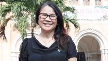 Nhà văn Nguyễn Thị Ngọc Hà: Giữa đôi bờ văn thơ