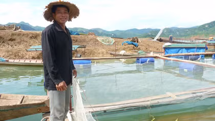 Làm giàu từ lòng hồ thủy điện Sơn La