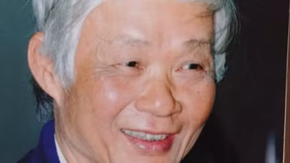 Con chữ còn lại trên bàn tay